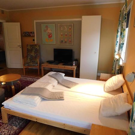 Solgarden Vandrarhem Hostal B&B Blackstad Esterno foto