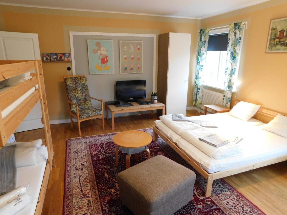 Solgarden Vandrarhem Hostal B&B Blackstad Esterno foto