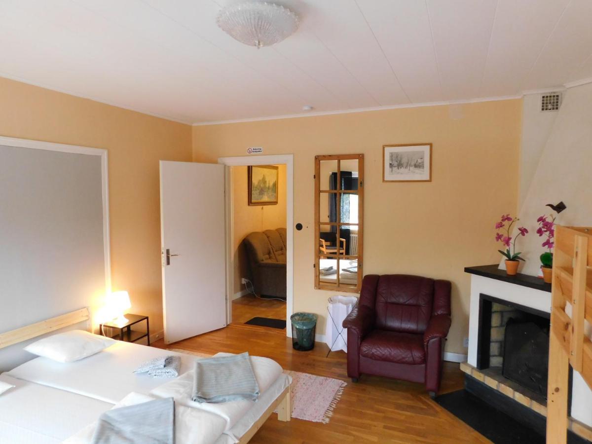 Solgarden Vandrarhem Hostal B&B Blackstad Esterno foto